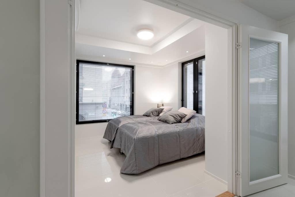 Sleek And Spacious 3 Bedroom Apartment In City Centre Helsinki Extérieur photo