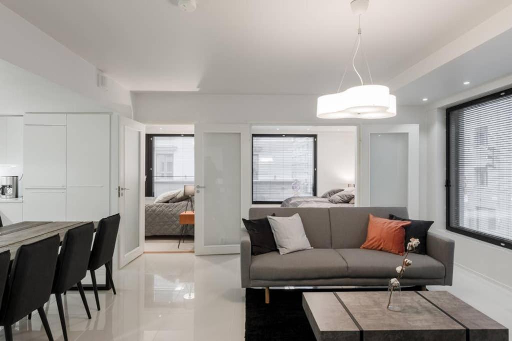 Sleek And Spacious 3 Bedroom Apartment In City Centre Helsinki Extérieur photo