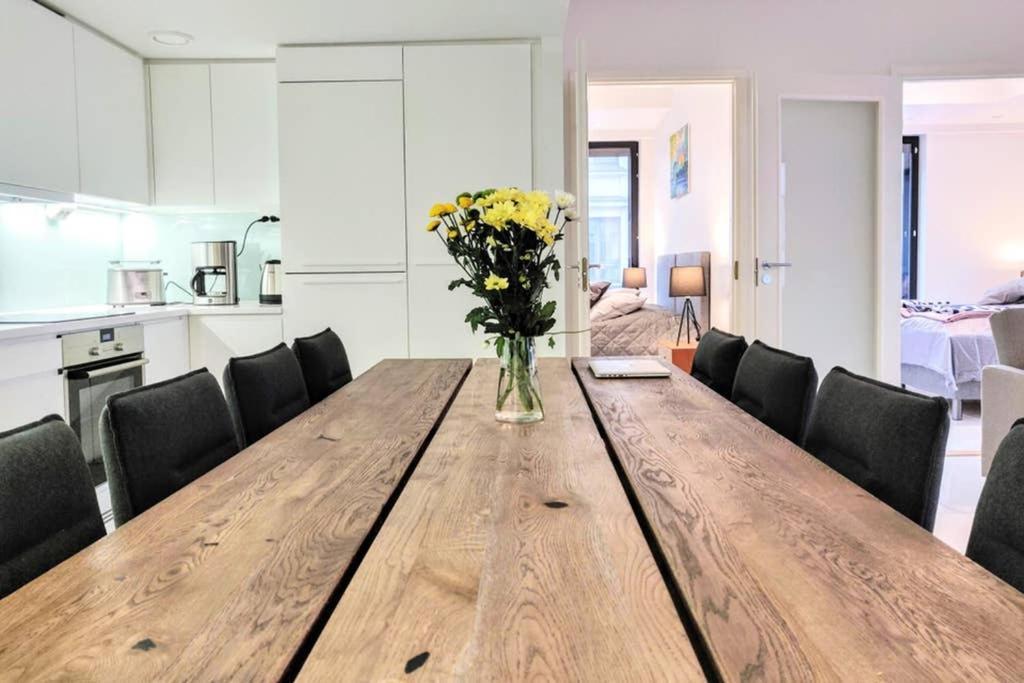 Sleek And Spacious 3 Bedroom Apartment In City Centre Helsinki Extérieur photo